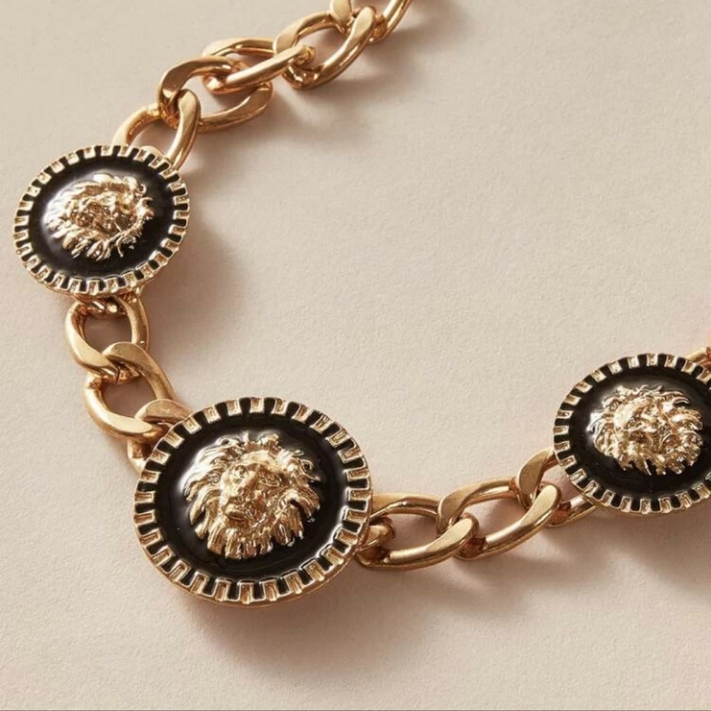 Lion Head Chain Necklace - Picture 2 of 3
